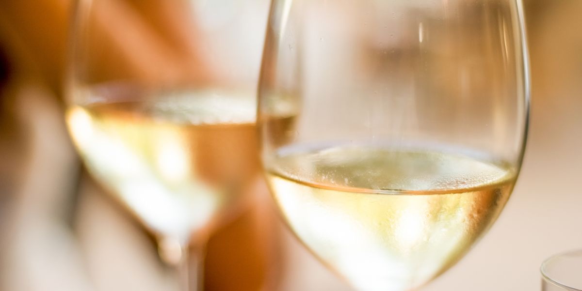 glasses of non-alcoholic white wine